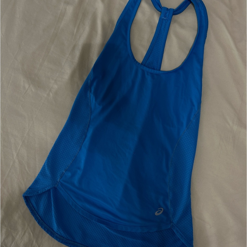 Blue Asics Razorback athetic top. Women’s fitted. Sweat friendly. Crew Neck. XS.